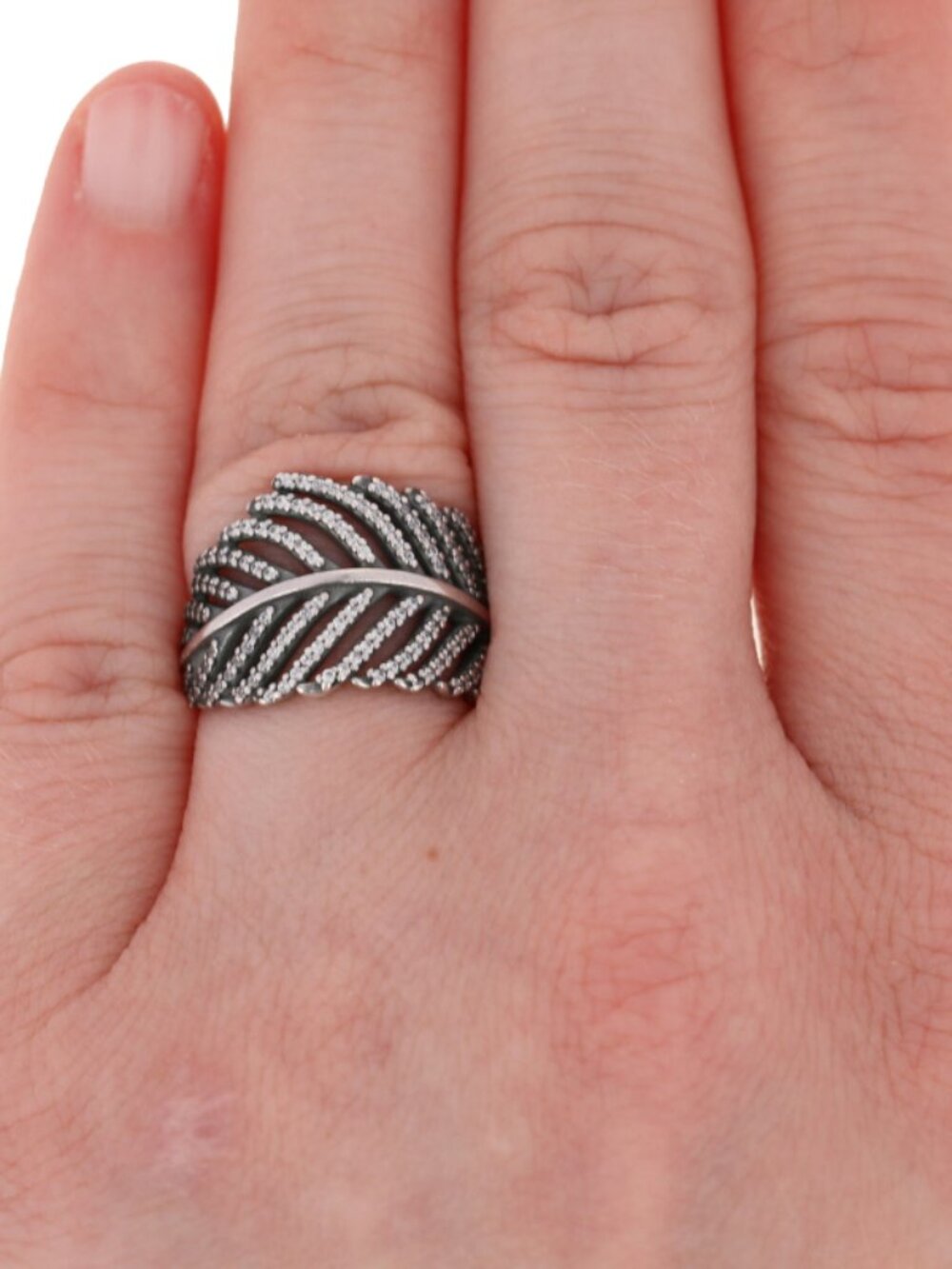 Pandora retired light as a feather ring